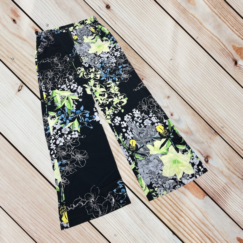 BCBGMaxAzria Black Floral Wide-Leg Trousers - Picture 2 of 10